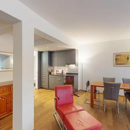 Charming 1bd Flat In The Old Town - Uz 16 *