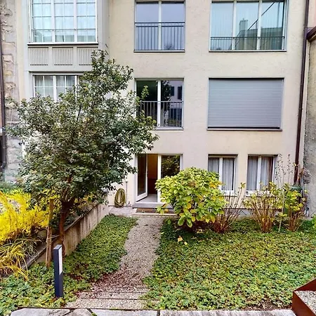 Charming 1bd Flat In The Old Town - Uz 16