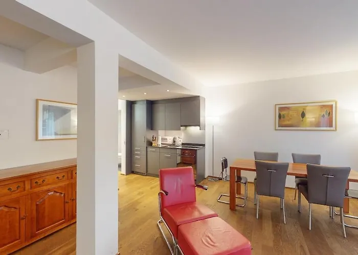 Charming 1bd Flat In The Old Town - Uz 16 *