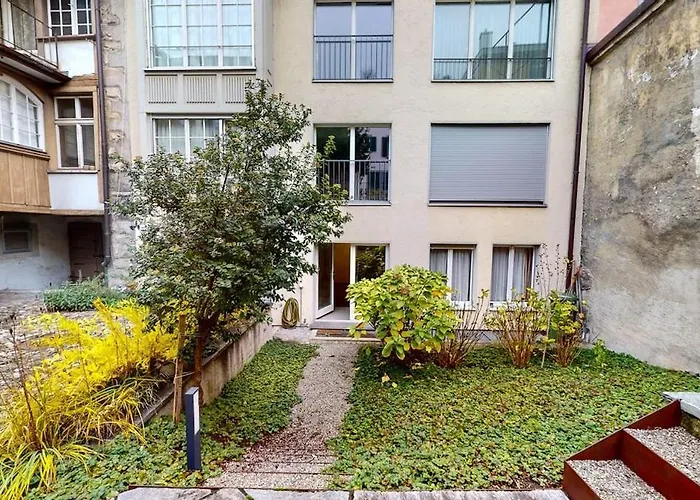 Charming 1bd Flat In The Old Town - Uz 16